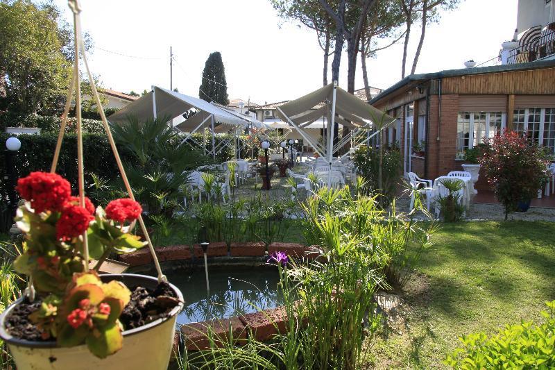 Hotel La Pineta Al Mare Forte dei Marmi Ngoại thất bức ảnh